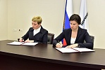 «Норникель» подписал соглашение с Правительством Мурманской области по сотрудничеству в сфере охраны окружающей среды «Норникель» подписал соглашение с Правительством Мурманской области по сотрудничеству в сфере охраны окружающей среды